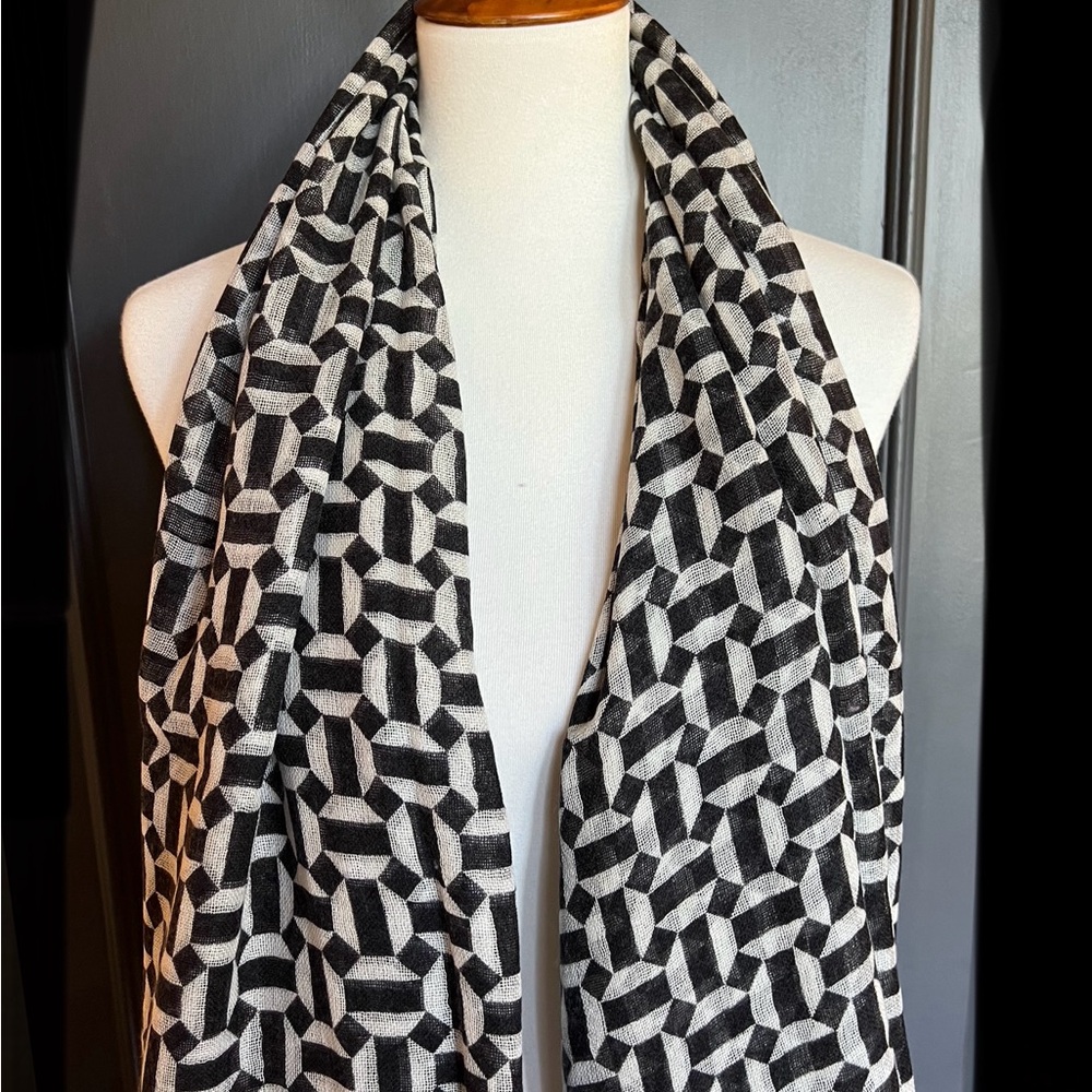 New Auth Chan Luu Harissa Tile Cashmere Silk Scarf Color: Black - Picture 2 of 4